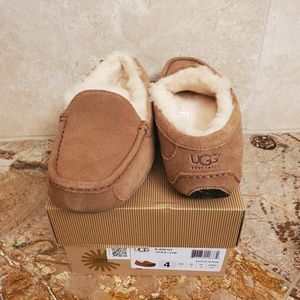 UGG AUSTRALIA